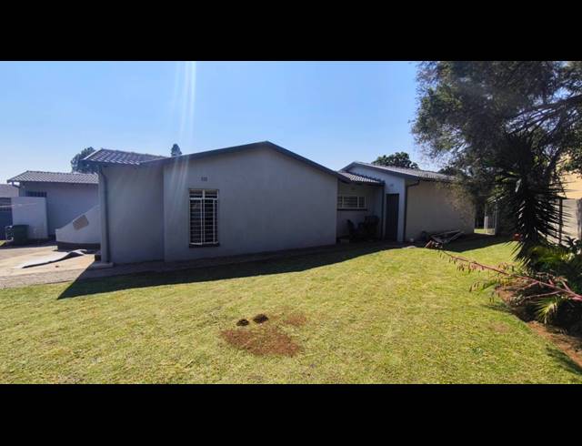 3 BEDROOM HOUSE FOR SALE IN BRACKENHURST